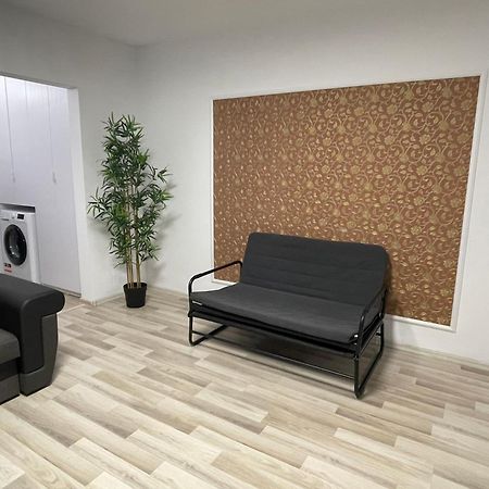 Grove Apartment Бузеу Екстер'єр фото