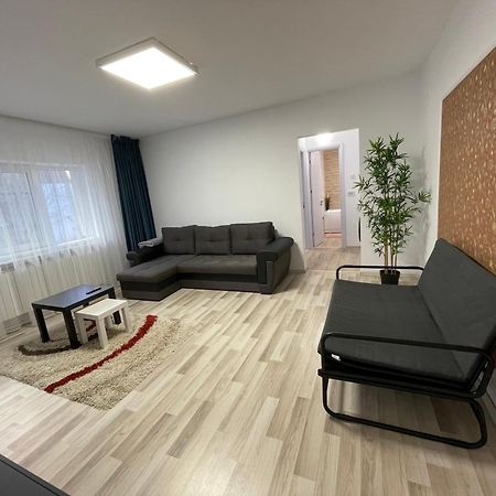 Grove Apartment Бузеу Екстер'єр фото