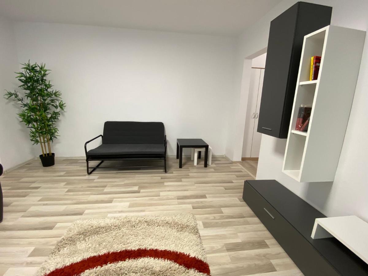 Grove Apartment Бузеу Екстер'єр фото
