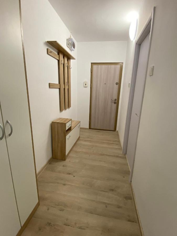 Grove Apartment Бузеу Екстер'єр фото